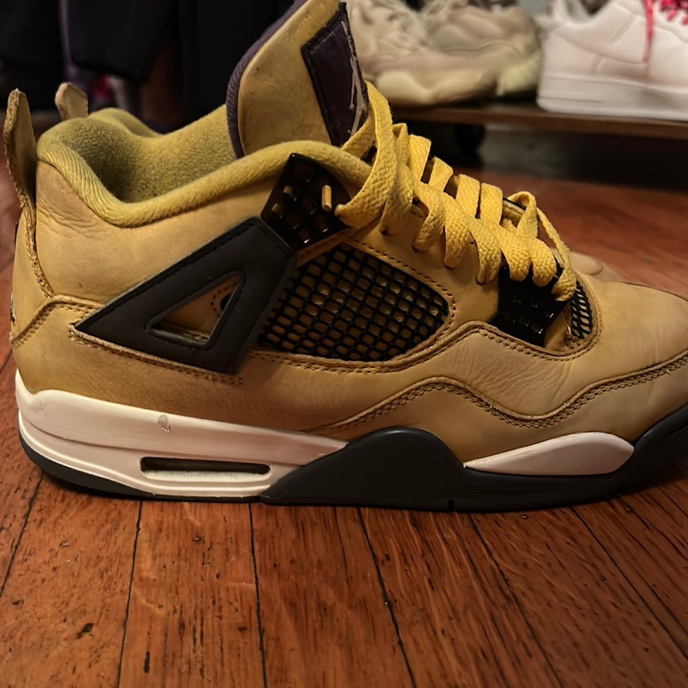 Jordan 4 Lightings